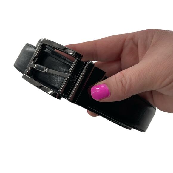 Genuine Leather Men's Black Brown Reversible Belt Dark Silver Hardware Size 52 - Picture 4 of 8